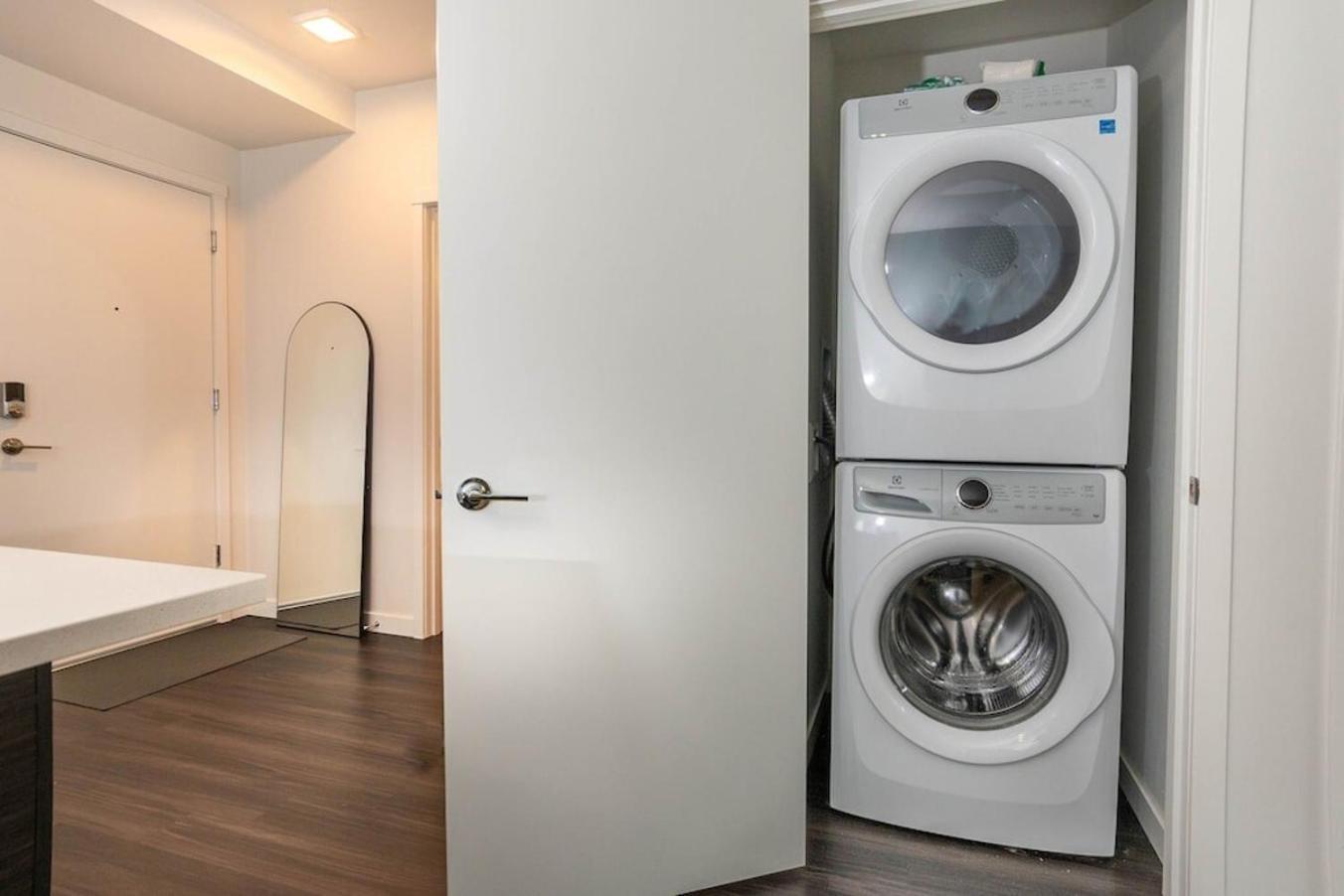 Self Check-In-Washer-Dryer-4Ksmart Tv-King Bed-Gym 塔科马 外观 照片
